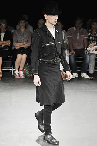 Comme des Garcons / - 2009